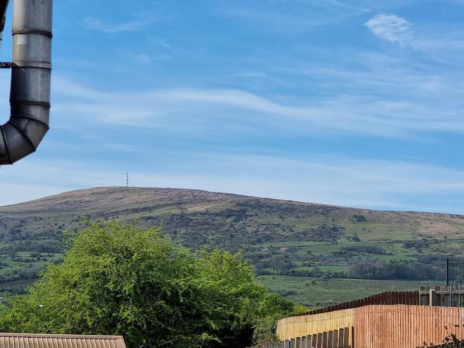 Spacious House City Skyline And Mountain Views Close Too Belfast Centre And Airports Free Parking Exteriör bild