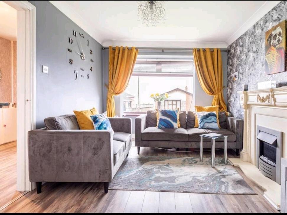 Spacious House City Skyline And Mountain Views Close Too Belfast Centre And Airports Free Parking Exteriör bild