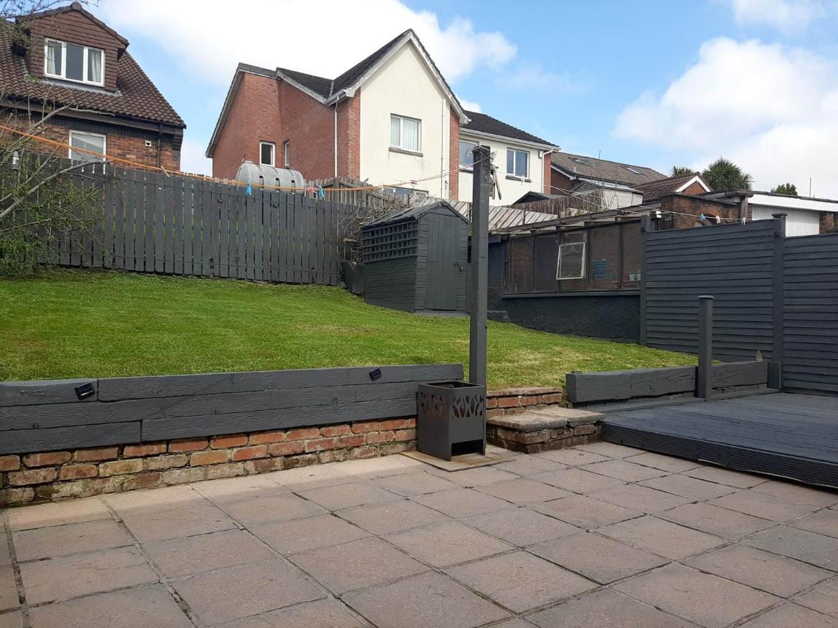 Spacious House City Skyline And Mountain Views Close Too Belfast Centre And Airports Free Parking Exteriör bild